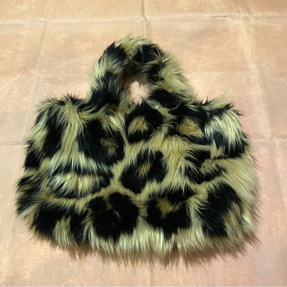 H&M Bags Hm Cheetah Tote Bag Poshmark